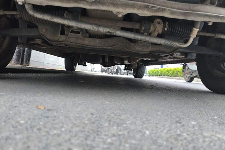 Used Wuling Rongguang V 2015 1.5L Practical Version Chassis Front