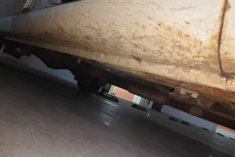 Used Wuling Rongguang V 2015 1.5L Standard Version Chassis Front Left