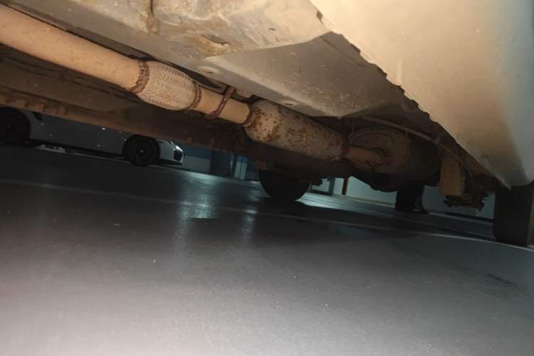 Used Wuling Rongguang V 2015 1.5L Practical Version Chassis Front Left