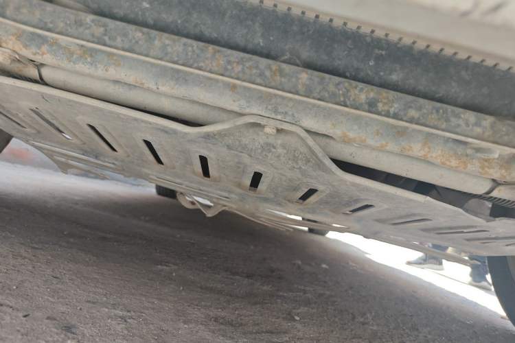 Used Wuling Rongguang V 2015 1.2L Standard Version Chassis Front