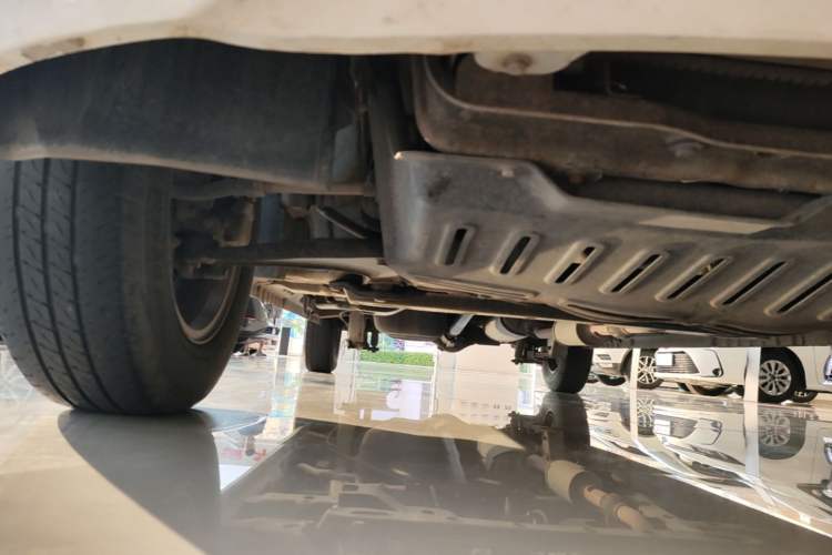 Used Wuling Rongguang V 2015 1.2L Standard Version Chassis Front Right