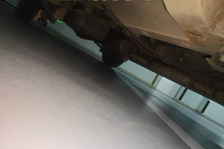 Used Wuling Rongguang V 2015 1.5L Practical Version Chassis Front Right