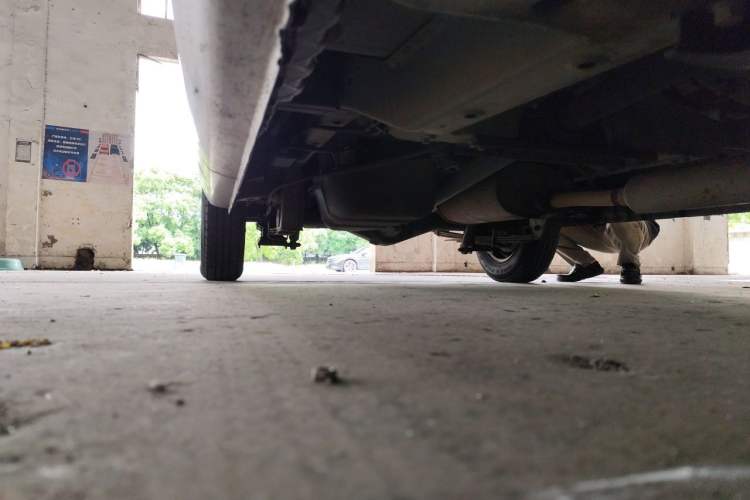 Used Wuling Rongguang V 2015 1.5L Practical Version Chassis Front Right