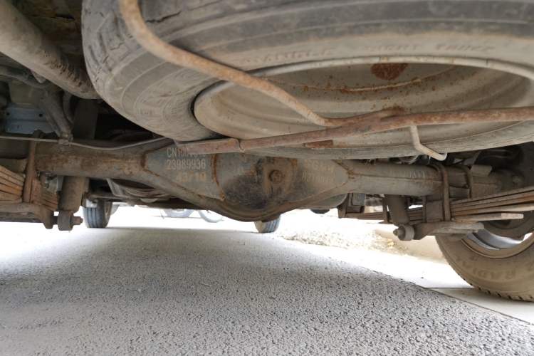 Used Wuling Rongguang V 2015 1.5L Practical Version Chassis Rear