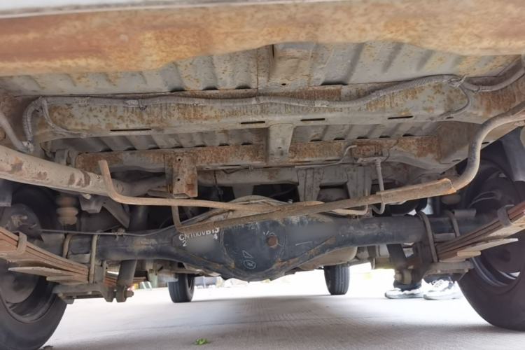 Used Wuling Rongguang V 2015 1.5L Base Version Chassis Rear