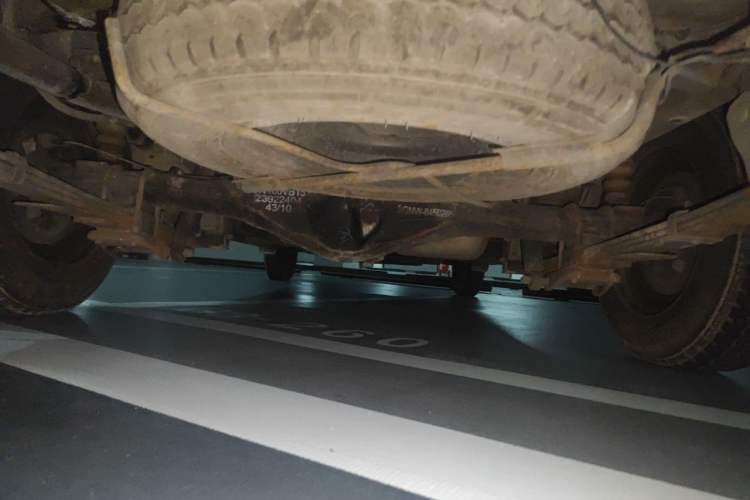 Used Wuling Rongguang V 2015 1.5L Practical Version Chassis Rear