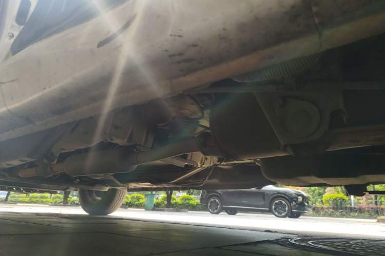 Used Wuling Rongguang V 2015 1.5L Standard Version Chassis Rear Left