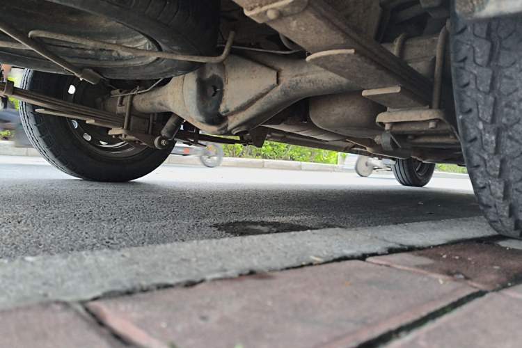 Used Wuling Rongguang V 2015 1.5L Practical Version Chassis Rear Right