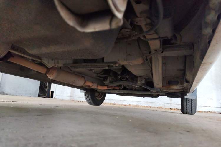 Used Wuling Rongguang V 2015 1.5L Practical Version Chassis Rear Right
