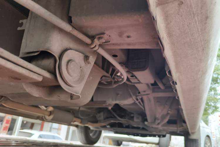 Used Wuling Rongguang V 2015 1.2L Standard Version Chassis Rear Right