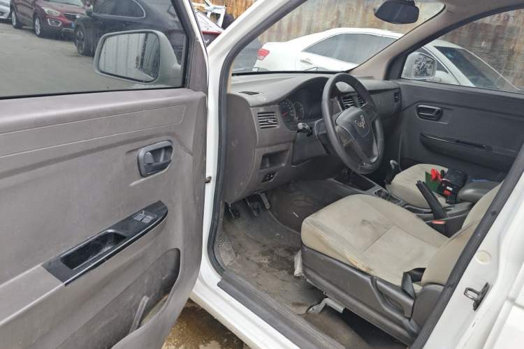 Used Wuling Rongguang V 2015 1.2L Standard Version Driver Seat