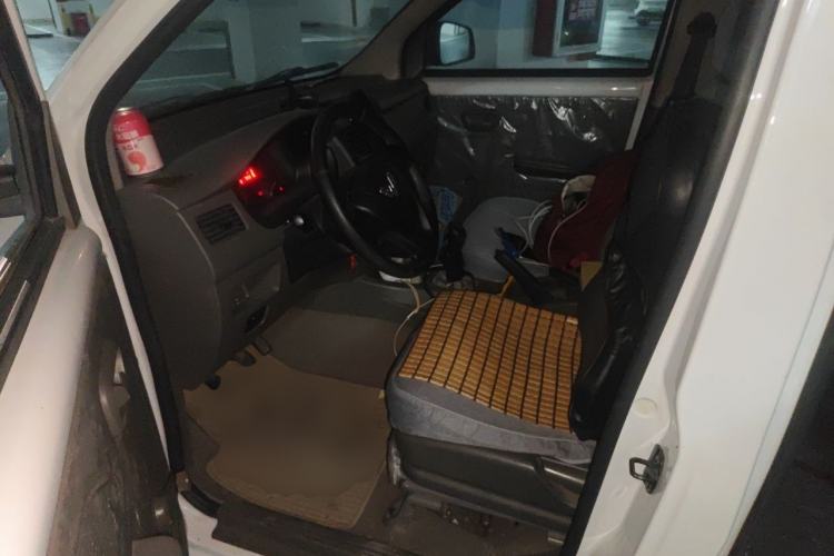 Used Wuling Rongguang V 2015 1.5L Practical Version Driver Seat