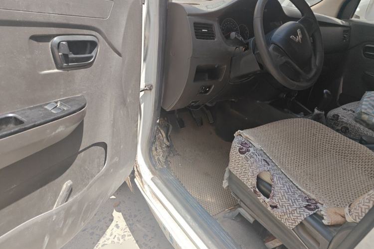 Used Wuling Rongguang V 2015 1.2L Standard Version Driver Seat
