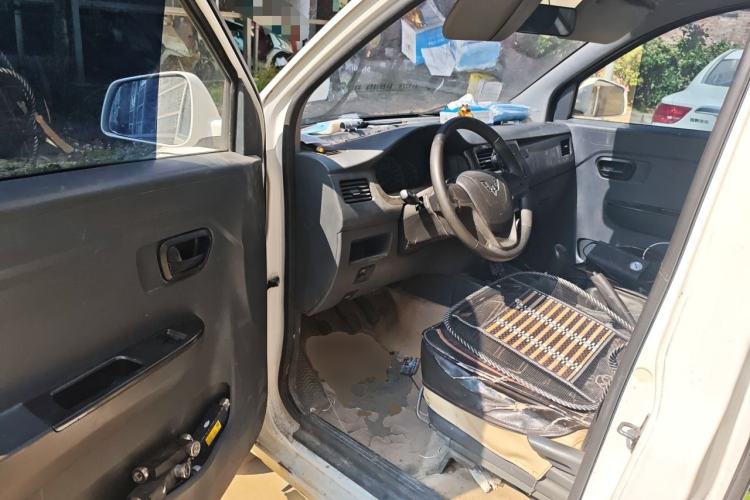 Used Wuling Rongguang V 2015 1.5L Base Version Driver Seat