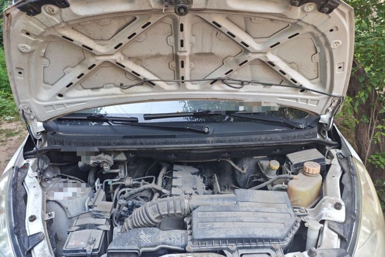 Used Wuling Rongguang V 2015 1.5L Standard Version Engine Bay