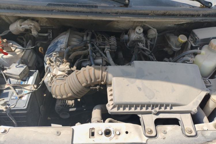 Used Wuling Rongguang V 2015 1.2L Practical Model Engine Bay