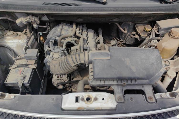 Used Wuling Rongguang V 2015 1.2L Practical Model Engine Bay