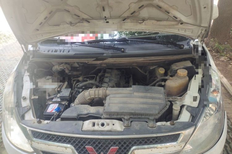 Used Wuling Rongguang V 2015 1.5L Practical Version Engine Bay