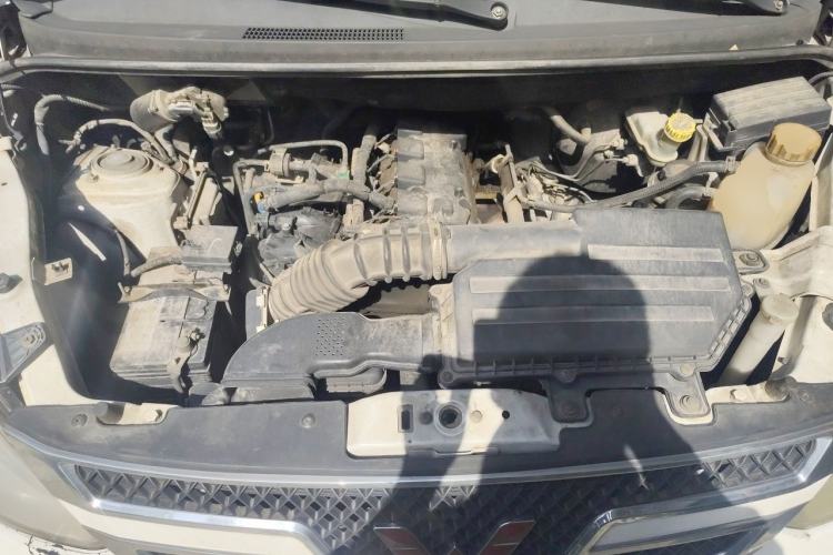 Used Wuling Rongguang V 2015 1.5L Standard Version Engine Bay