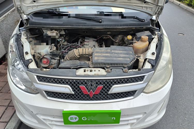 Used Wuling Rongguang V 2015 1.5L Practical Version Engine Bay