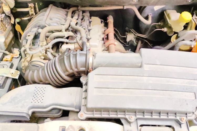 Used Wuling Rongguang V 2015 1.2L Practical Model Engine Bay