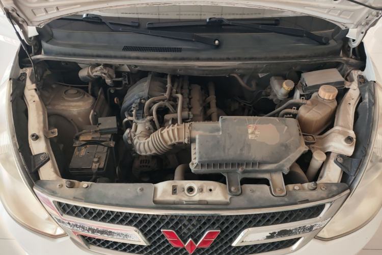 Used Wuling Rongguang V 2015 1.2L Standard Version Engine Bay