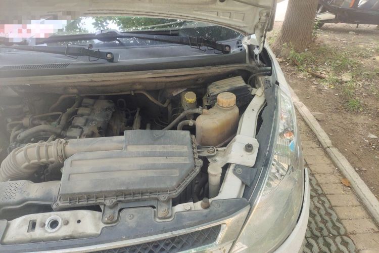 Used Wuling Rongguang V 2015 1.5L Practical Version Engine Bay Left