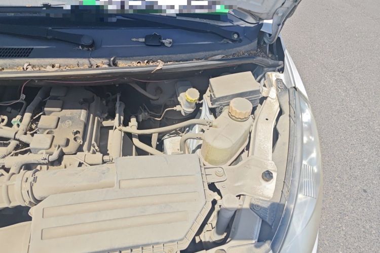 Used Wuling Rongguang V 2015 1.5L Practical Version Engine Bay Left