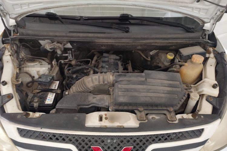 Used Wuling Rongguang V 2015 1.5L Practical Version Engine Bay