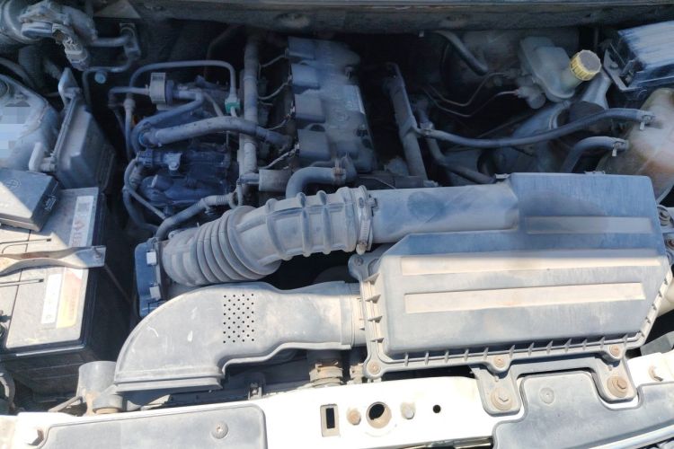 Used Wuling Rongguang V 2015 1.5L Base Version Engine Bay