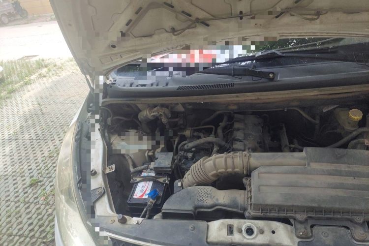 Used Wuling Rongguang V 2015 1.5L Practical Version Engine Bay Right