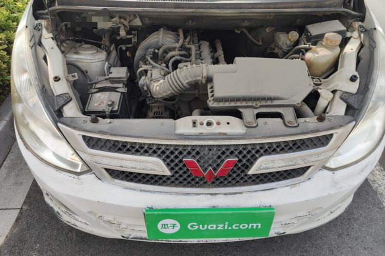 Used Wuling Rongguang V 2015 1.2L Base Version Engine Bay