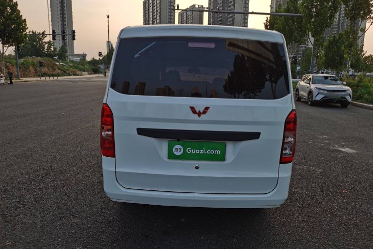 Used Wuling Rongguang V 2015 1.5L Practical Version Exterior 4