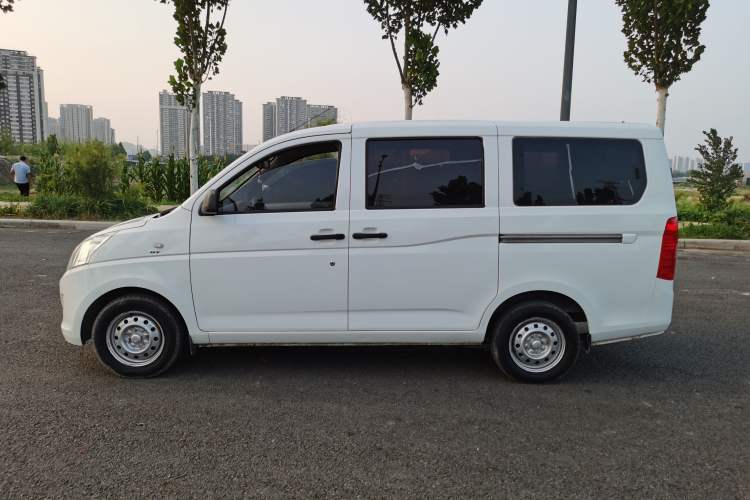 Used Wuling Rongguang V 2015 1.5L Practical Version Exterior 5