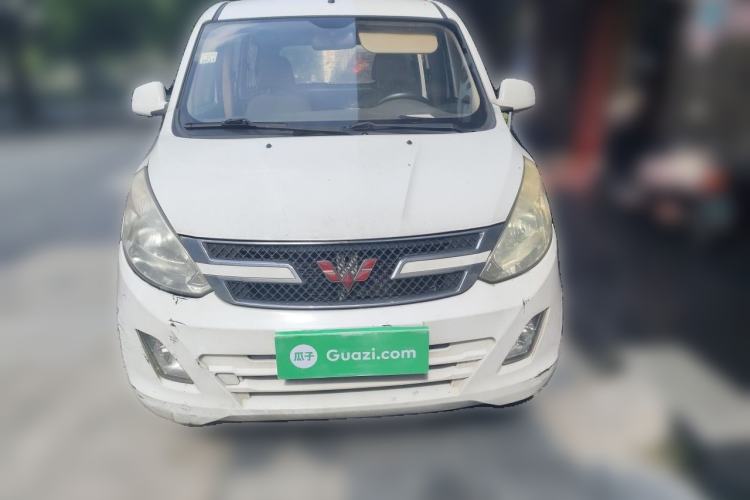 Used Wuling Rongguang V 2015 1.5L Standard Version Front