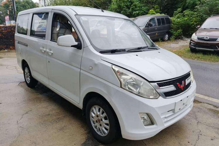 Used Wuling Rongguang V 2015 1.2L Standard Version Front Right 45 Deg