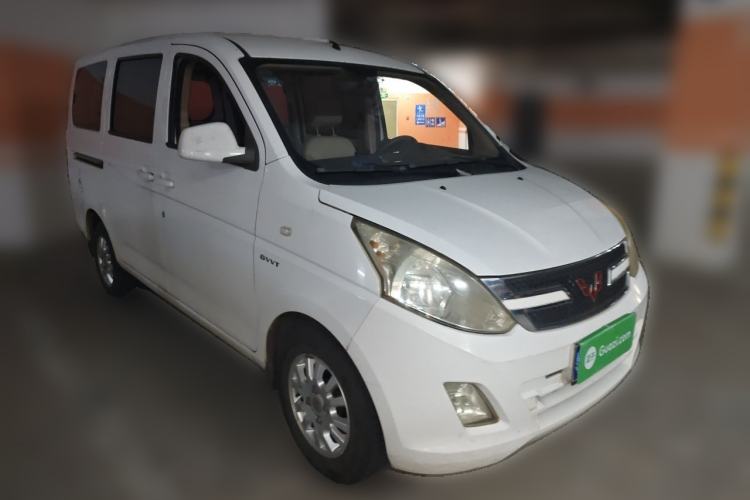 Used Wuling Rongguang V 2015 1.5L Standard Version Front Right 45 Deg