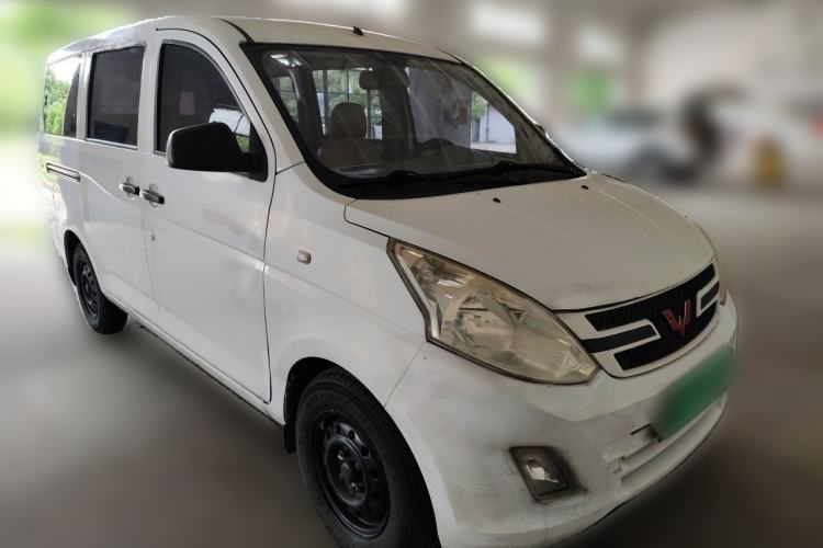 Used Wuling Rongguang V 2015 1.5L Practical Version Front Right 45 Deg