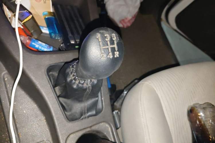 Used Wuling Rongguang V 2015 1.5L Standard Version Gear Lever