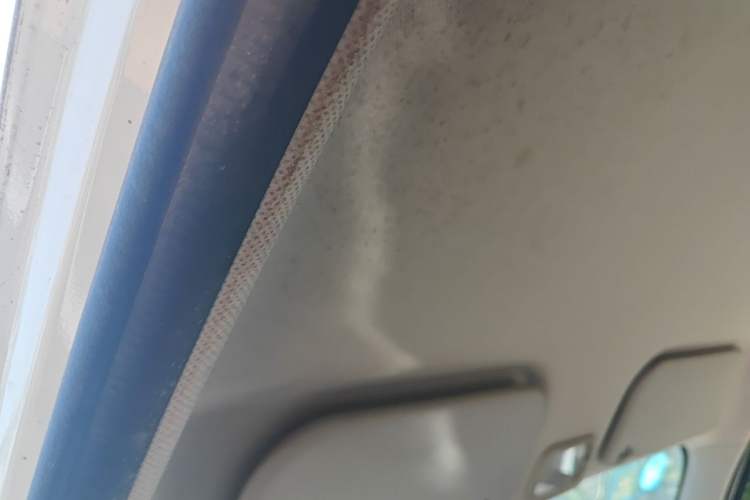 Used Wuling Rongguang V 2015 1.5L Practical Version Headliner