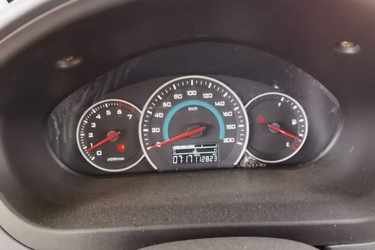 Used Wuling Rongguang V 2015 1.5L Base Version Instrument Cluster
