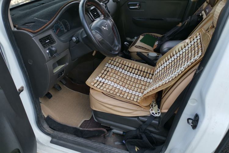 Used Wuling Rongguang V 2015 1.5L Practical Version Left Front Seat