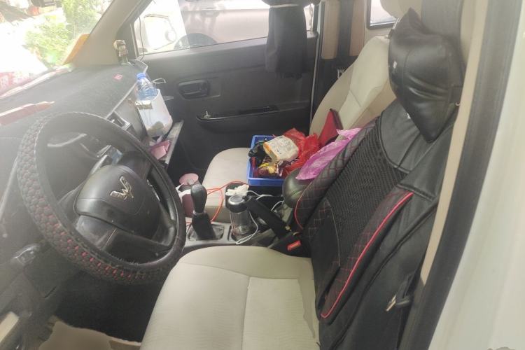 Used Wuling Rongguang V 2015 1.5L Practical Version Left Front Seat