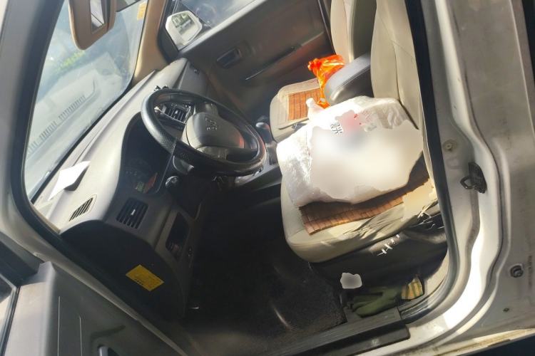 Used Wuling Rongguang V 2015 1.5L Standard Version Left Front Seat