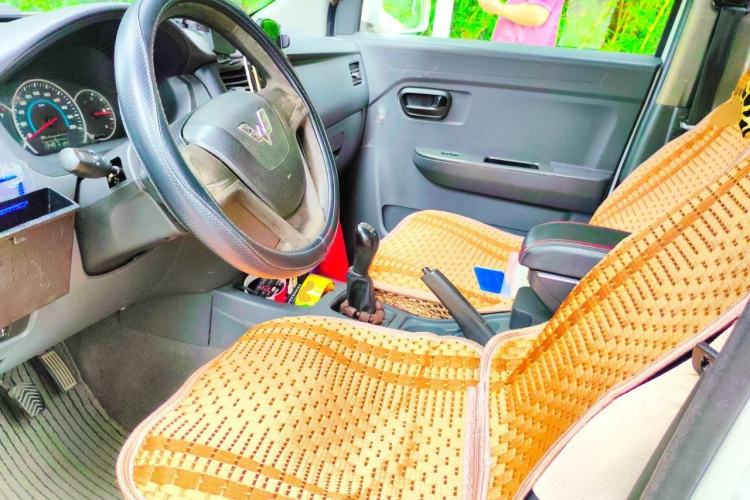 Used Wuling Rongguang V 2015 1.2L Practical Model Left Front Seat