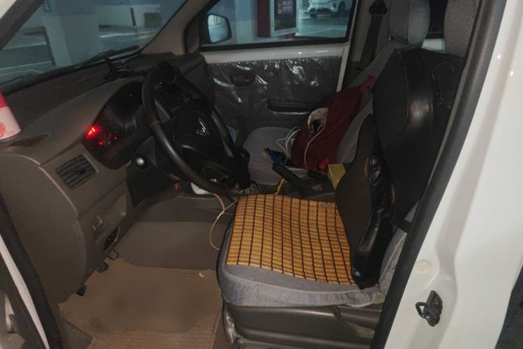 Used Wuling Rongguang V 2015 1.5L Practical Version Left Front Seat