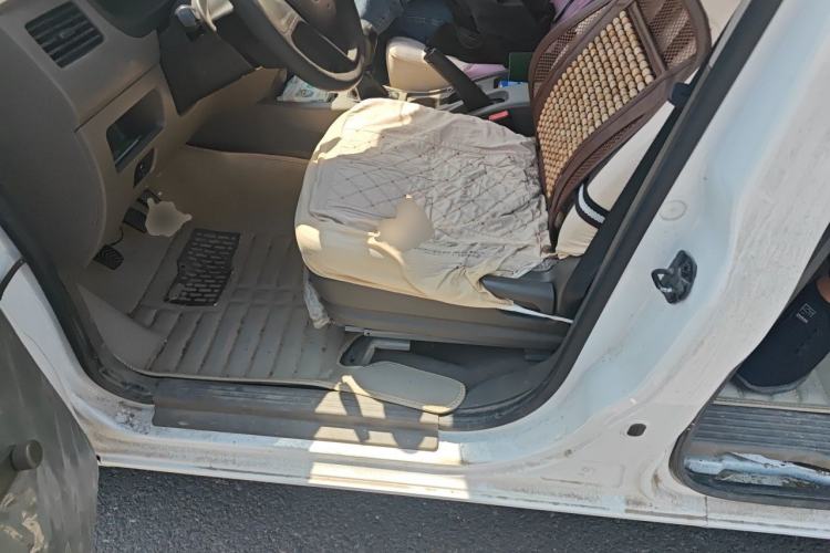 Used Wuling Rongguang V 2015 1.5L Practical Version Left Front Seat
