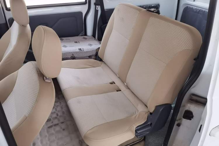 Used Wuling Rongguang V 2015 1.5L Base Version Left Rear Seat