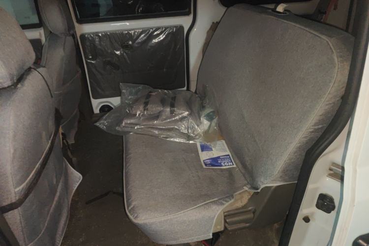 Used Wuling Rongguang V 2015 1.5L Practical Version Left Rear Seat