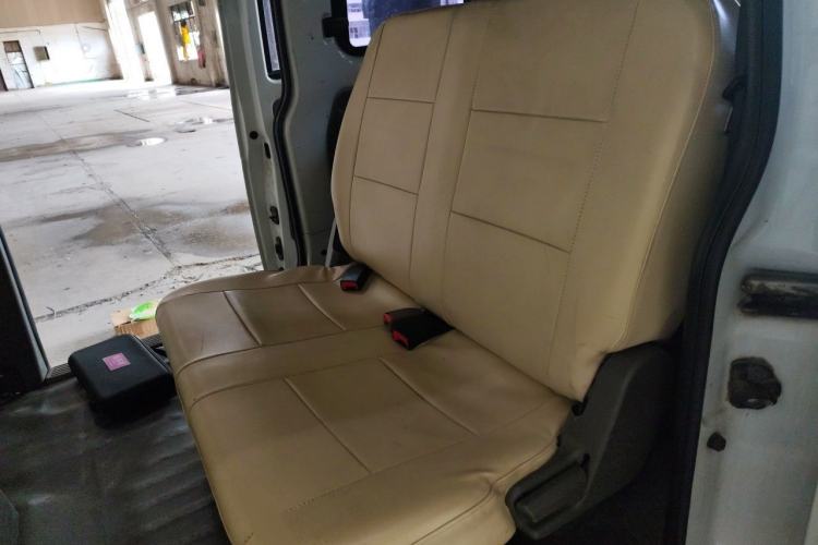 Used Wuling Rongguang V 2015 1.5L Practical Version Left Rear Seat